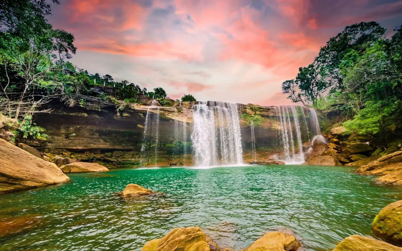 10 Stunning Must-Visit Waterfalls In Meghalaya!