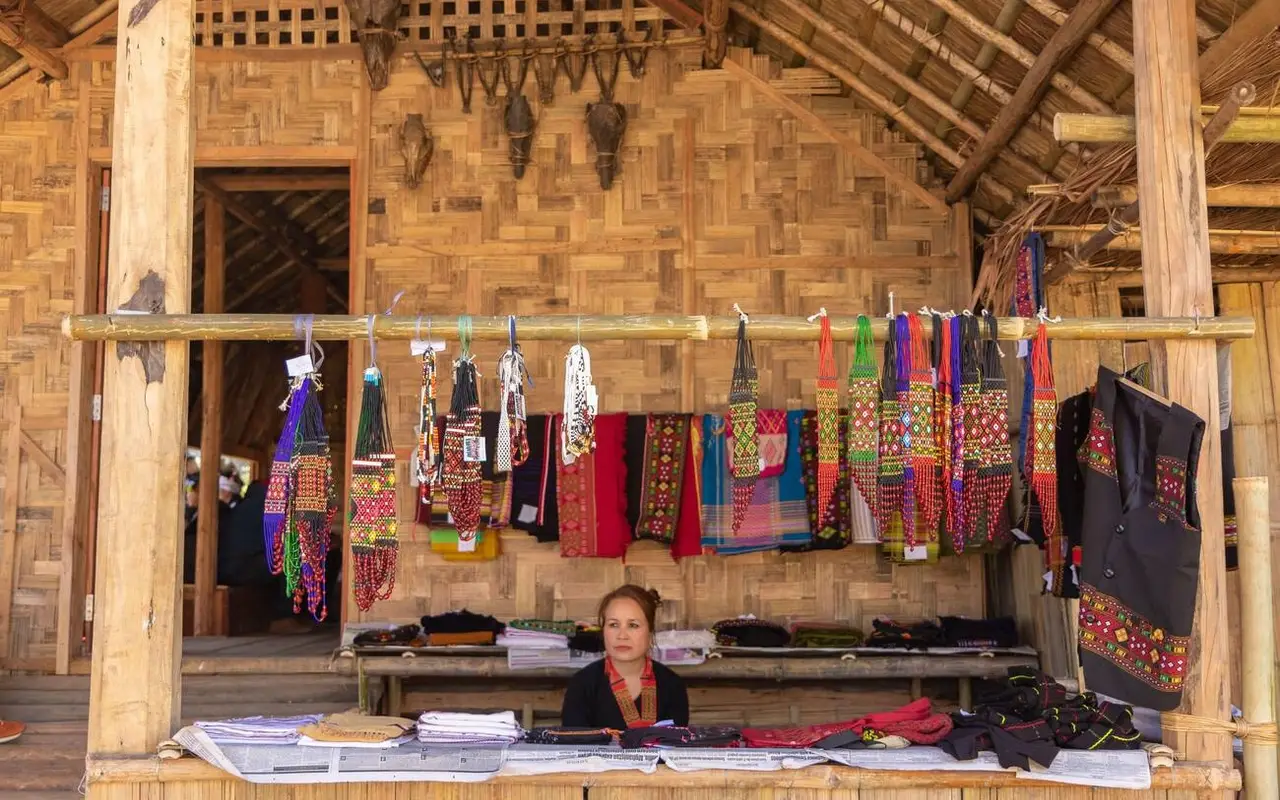 Traditional Elegance: 7+ Timeless Beauty of Nagaland Dresses!